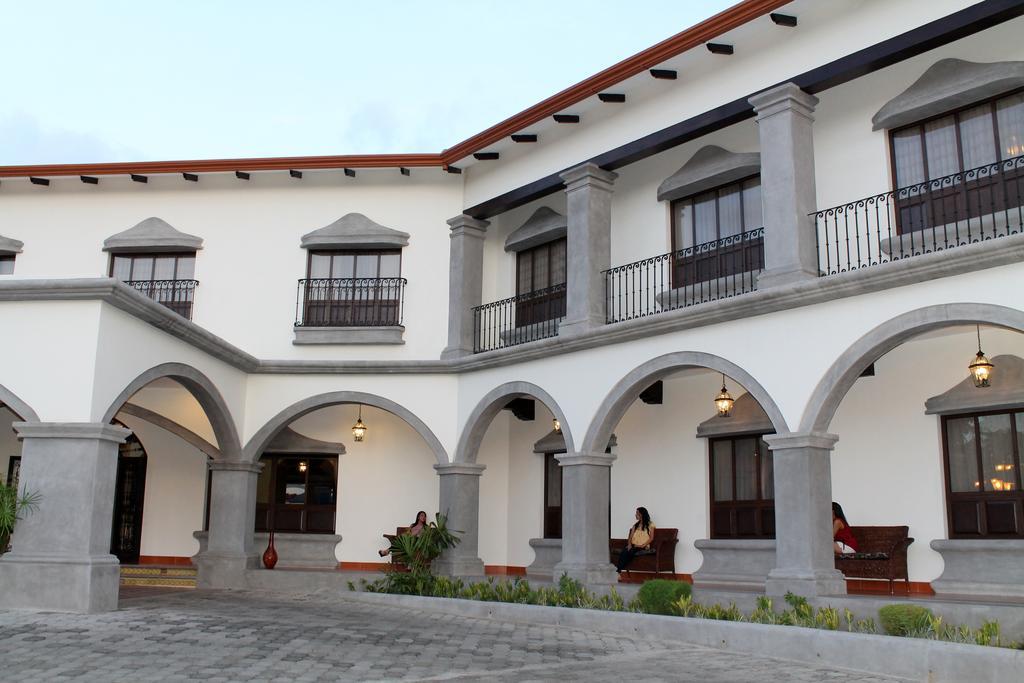 Hotel Los Portales Chinandega Exterior photo